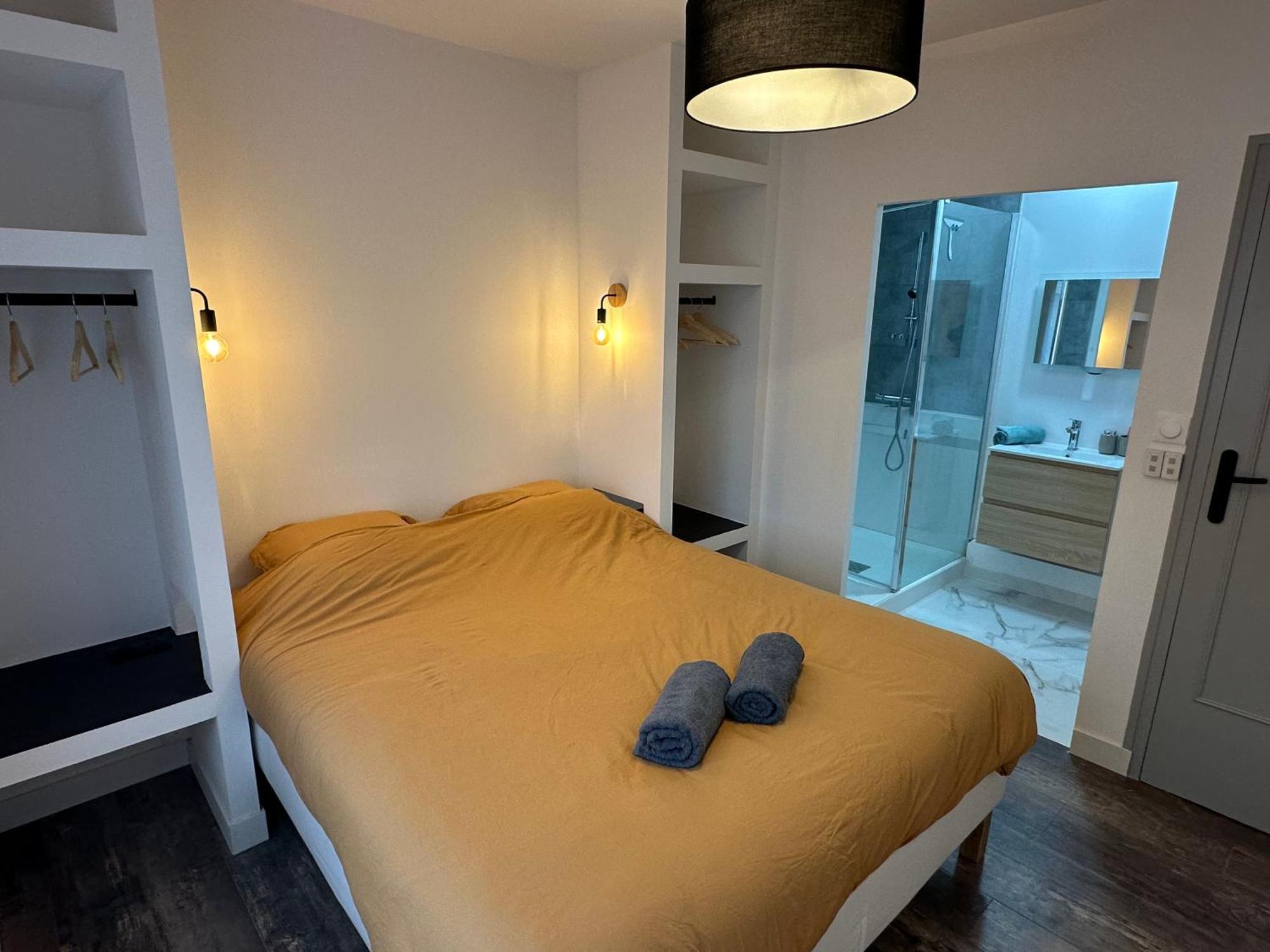 Holiday home Iska - 6velos-calme-piscine-moderne-centre-port-plages *
